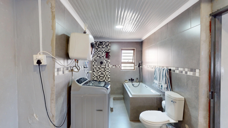 3 Bedroom Property for Sale in Harare Western Cape